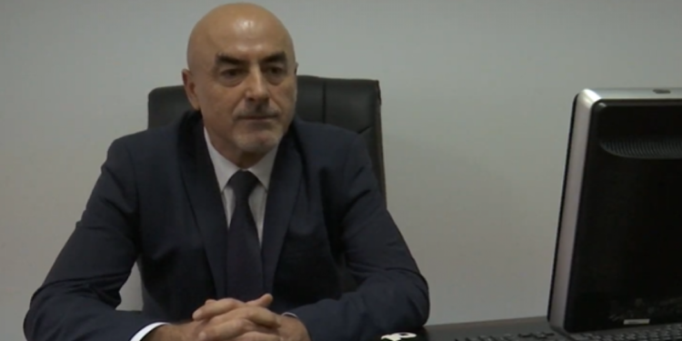 Incidenti në Skenderaj, Nuredin Lushtaku demanton mediat: Polici e ka plagos policin