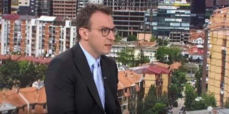 Petkoviq: Evituam konfliktin e rëndë – Kurti refuzon të pranojë targat KM, por ne nuk do të heqim dorë