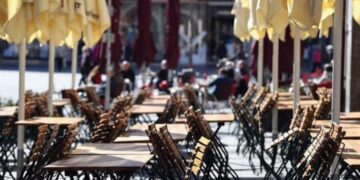 Gastronomia paralajmëron kalimin në sistem të vetë-shërbimit, pasi s’ka punëtorë