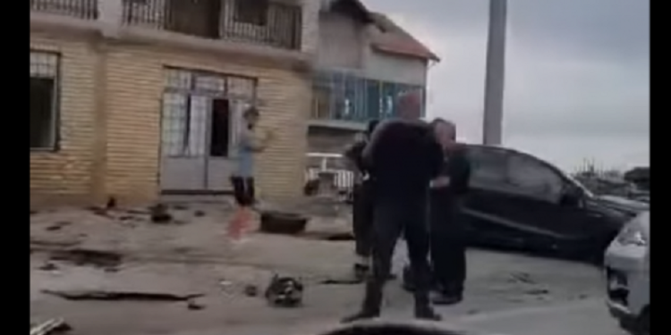 Veturat e mërgimtarëve bëhen kërrsh në Deçan, dy të lënduar
