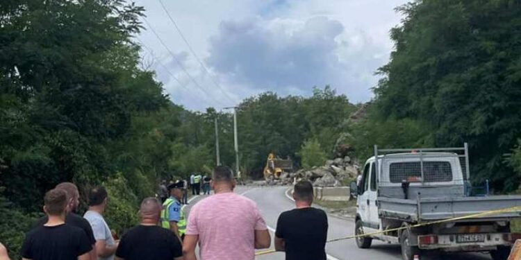 Raportohet se është shembur “Dudi i Kërrshit”, bllokohet rruga Mitrovicë -Zveçan