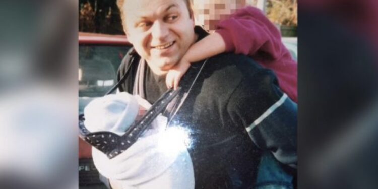 Burri nga Prishtina vret veten para syve të djalit të tij, shkak borxhet në lojëra fati