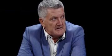 Milaim Zeka: Jam kundër shamisë në shkolla, ata që duan, ta vendosin në ambiente private