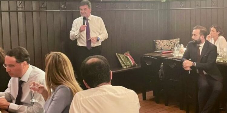 Pas vizitës në Prishtinë e Beograd, Lajcak lajmërohet nga ky kryeqytet evropian