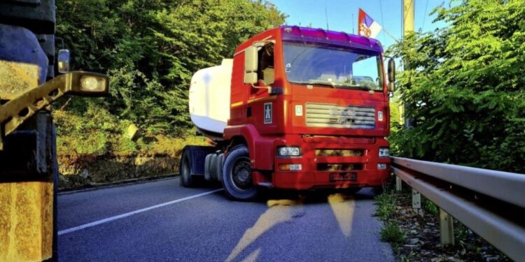Jarinja e Bërnjaku vazhdojnë të jenë të bllokuara