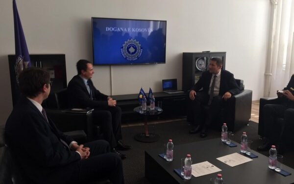 Kurti: Dogana me 14 % më shumë të hyra, janë rritur edhe konfiskimet