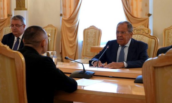 Shqetësuese/ Lavrov përmend Kosovën, thotë se Vuçiq e Putin koordinohen për çdo hap