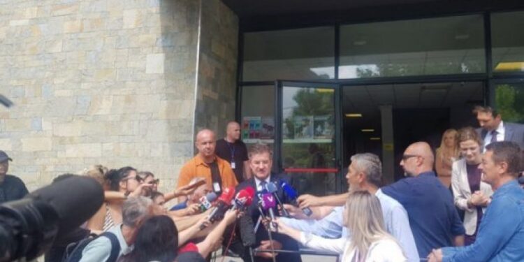 Lajçak flet nga Mitrovica: Ka disa opsione për çështjen e reciprocitetit