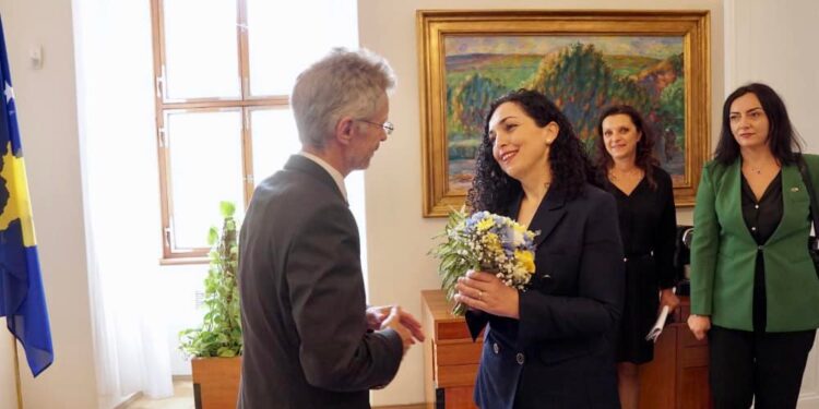 Osmani pritet nga kryetari i Senatit Çek, i kërkon përkrahje për liberalizim të vizave