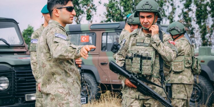 Ushtarët turq patrullojnë në kufi me Serbinë: Ne jemi NATO