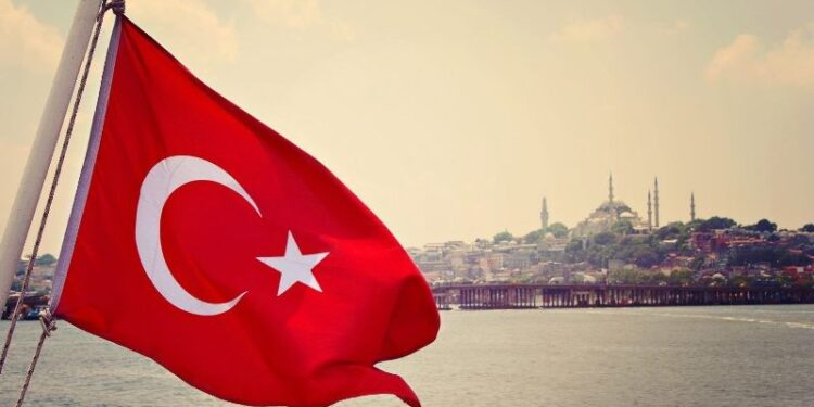 MPJ e Turqisë: Shpresojmë së shpejti Kosova dhe Serbia të arrijnë marrëveshje edhe për targat