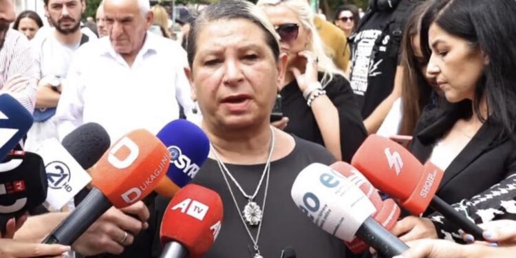 Aktivistja Rexhepi pas dhunimit të 11 vjeçares: Ka dështu edhe nëna e vajzës që s’e ka ditë ku e ka vajzën 7 orë