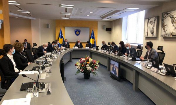 “Qeveria Kurti duhet ta formojë Asociacionin, vendi mund të shkojë në zgjedhje të reja”