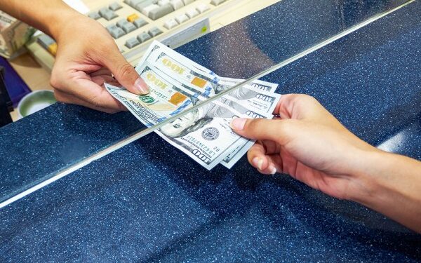 Leku forcon pozitat me monedhat e huaja