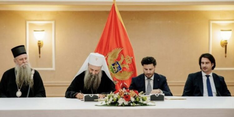 Nënshkruhet marrëveshja mes Abazoviqit dhe patriarkut Porfirije