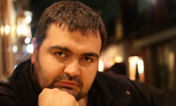 Skandaloze/ Aktorit i vdes daja, tregon maltretimet që ai përjetoi për shkak të liftit të spitalit