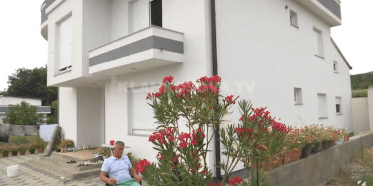 3 vëllezërit në dasmë, hajnat “festuan” në shtëpitë e tyre