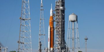 Ishte gati për t’u nisur drejt Hënës, raketa e NASA-s shfaq probleme teknike!