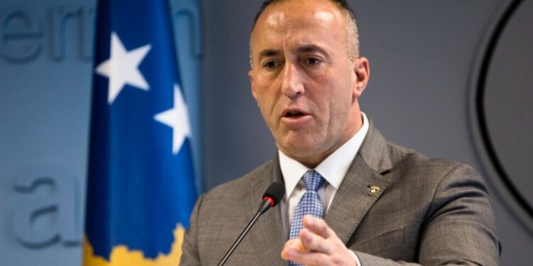 Haradinaj kritikon qeverinë: Pos fjalëve, kanë nis me e hëngër turpin me bukë