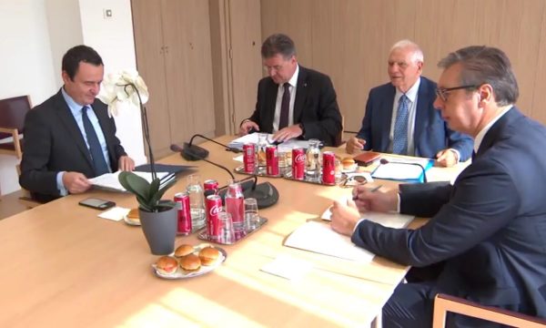 Vuçiq iu tregon serbëve: Këto janë 6 pikat e Kurtit për marrëveshjen përfundimtare