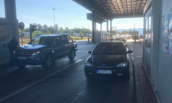 Mbi 1500 dokumente hyrje-dalje janë lëshuar deri tani në pikat kufitare në hyrje të Kosovës