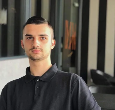 Ky është 19-vjeçari që vdiq mbrëmë në Prishtinë