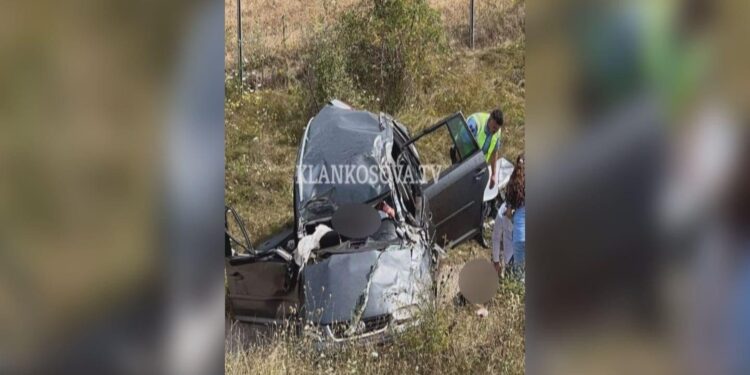 Vetura u bë ‘llom’, pamje nga aksidenti i rëndë ku humbi jetën një person