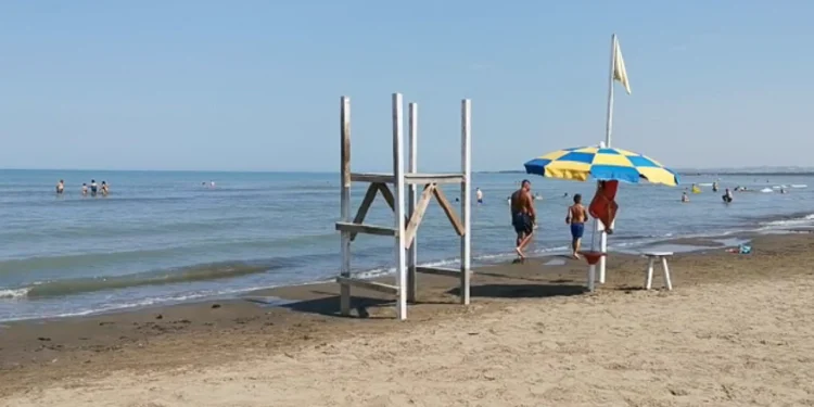 Edhe një viktimë në bregdetin shqiptar: Mbytet në det një 70 vjeçar