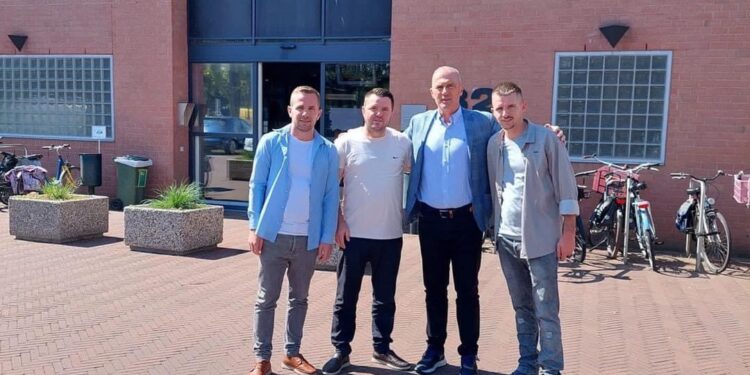 Djali i Hysni Gucatit lajmërohet nga Haga: Ishte ndjenjë e mirë të i shoh çlirimtarët bashkë duke luajtur tenis