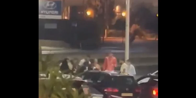 Kërcasin boksat e shkelmat mes disa personave në Veternik