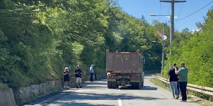 Vendosen njoftimet që mohojnë pavarësinë e Kosovës në pikën kufitare në Jarinjë