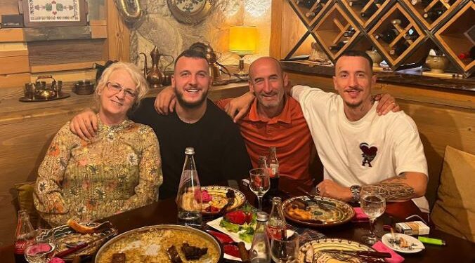 Mozik e Getinjo: Faleminderit babë e nanë që na keni mësu se çka është dashnia