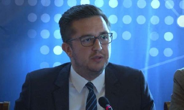 Mustafa për energjinë elektrike: Sot Qeveria iu tha qytetarëve “Zoti ua bëftë qarën”