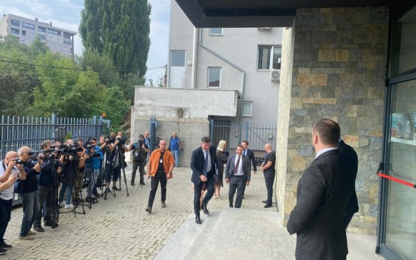 Ecobar, Lajçak dhe Hovenier vizitojnë veriun e vendit