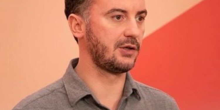 Tha se sulmin ndaj Muratit e bënë nga inati – Molliqaj i reagon Kurtit: Lëre inatin, plotësoje kërkesën e punëtorëve!