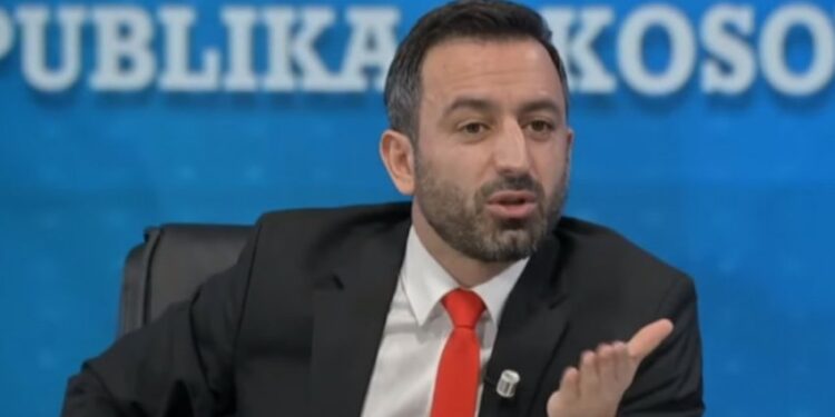 Deputeti i LVV-së shahet me fëmijë nga një mërgimtar, publikon bisedën