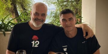 Ishte në Kosovë por jo në Shqipëri, Dukagjin Lipa zbulon pse mungoi Dua Lipa në “Sunny Hill Festival” në Tiranë