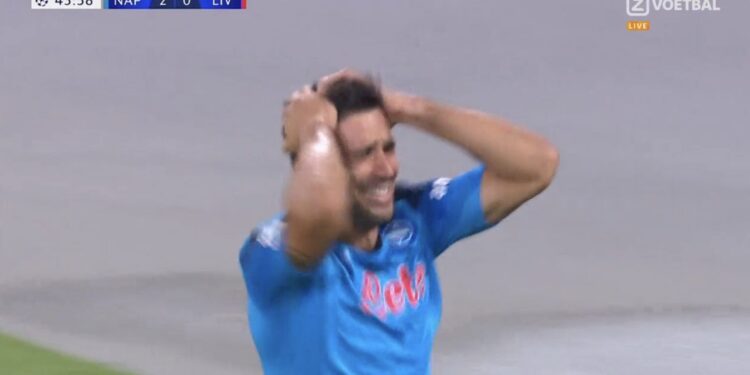 NATËN E MIRË! Napoli shënon golin e tretë ndaj Liverpoolit në pjesën e parë