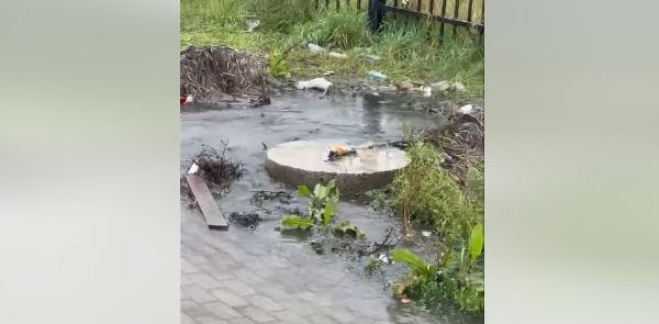 Kjo është Prishtina, në Gërmi shpërthen kanalizimi, në “Muharrem Fejzë” shkatërrohet trotuari