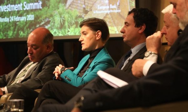 Vuçiq ‘braktis’ dialogun, Bërnabiq përballë Kurtit në bisedime?