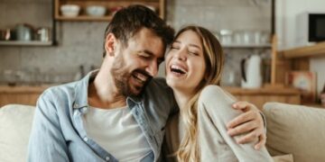 Si të rizbuloni lumturinë në çift dhe të jetoni në qetësi së bashku…