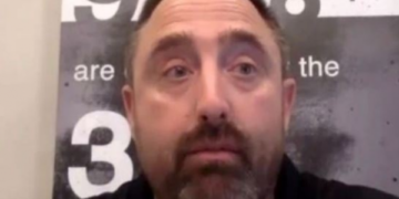 Banka i transferon 50 miliardë euro gabimisht në llogari, burri shokohet