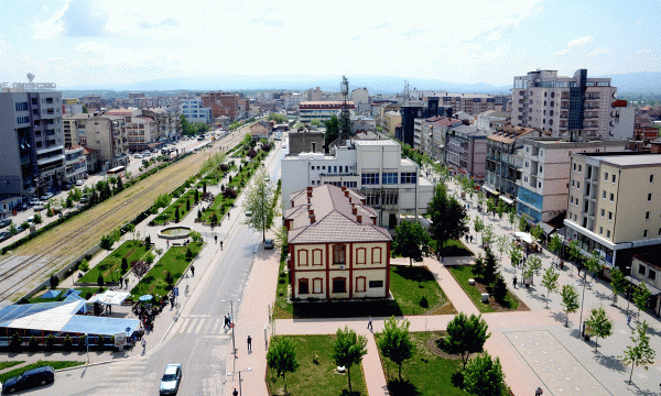 Problematikët e Ferizajt shkaktojnë aksident qëllimshëm për të përfituar nga sigurimi