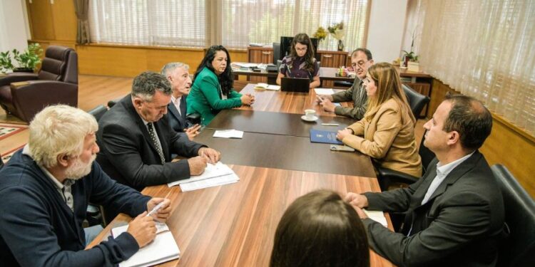 Raportohet se nesër mund të arrihet marrëveshja SBAShK-Qeveri për ndaljen e grevës