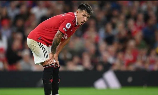 Stam: Gjatësia e Martinez nuk është problem për United