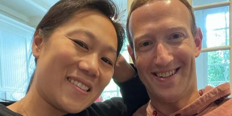 Mark Zuckerberg po bëhet baba për herë të tretë