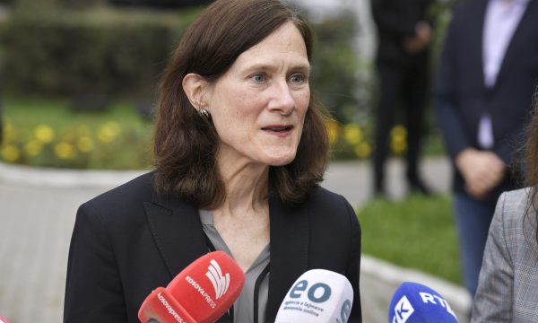Zëvendësambasadorja amerikane: Jemi me fat që kemi partneritet kaq të fortë me Kosovën