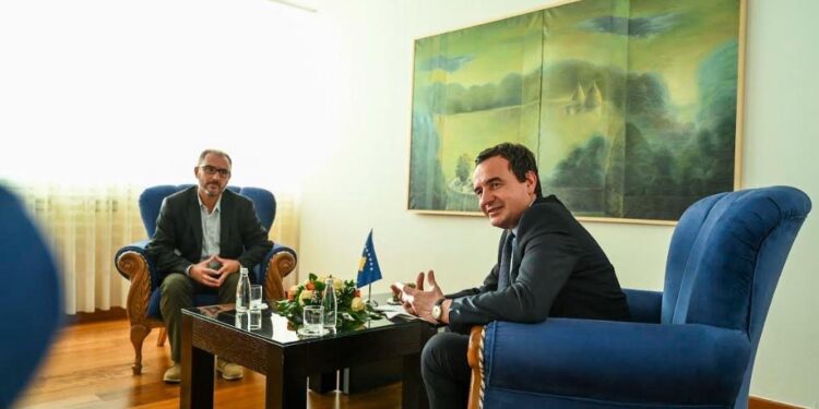 Kurti takon Hykollin, kërkon që BSPK-ja të bëhet pjesë e diskutimeve për Ligjin e Pagave