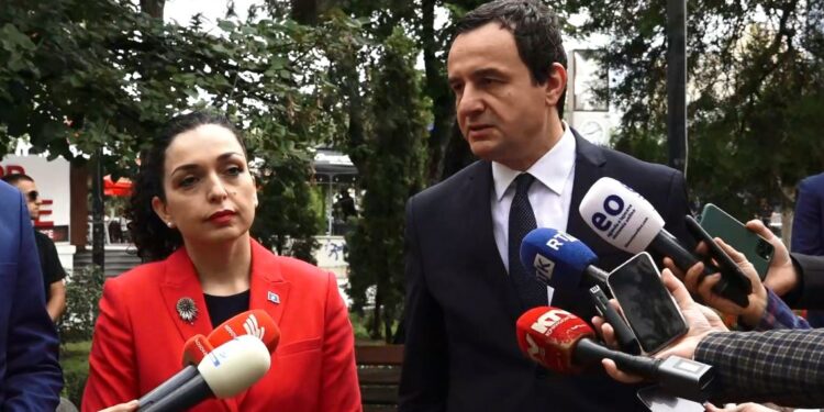 “Ajo kurrë s’e harroi kombin shqiptar”, krerët e shtetit nderojnë figurën e Shën Terezës