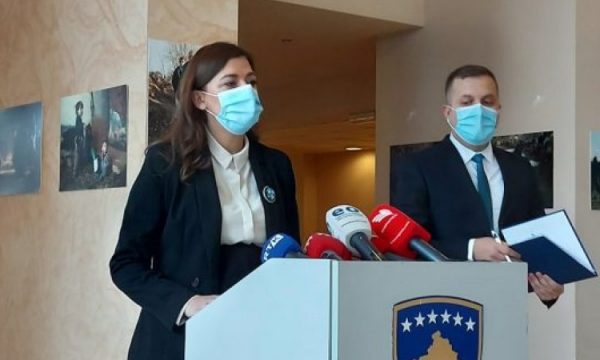 Zyrtari i MD-së tregon veprat penale për të cilat është paditur ministrja Albulena Haxhiu